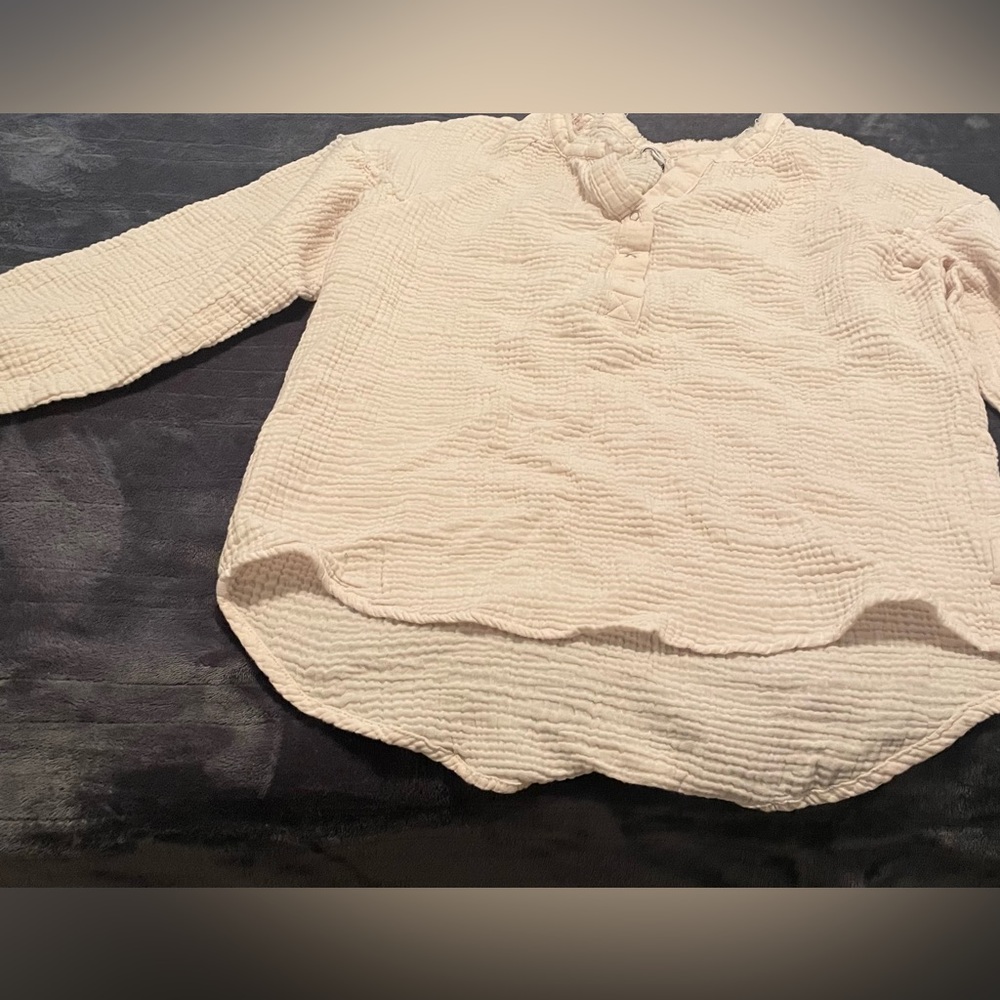 Wonderly long- sleeve shirt.
